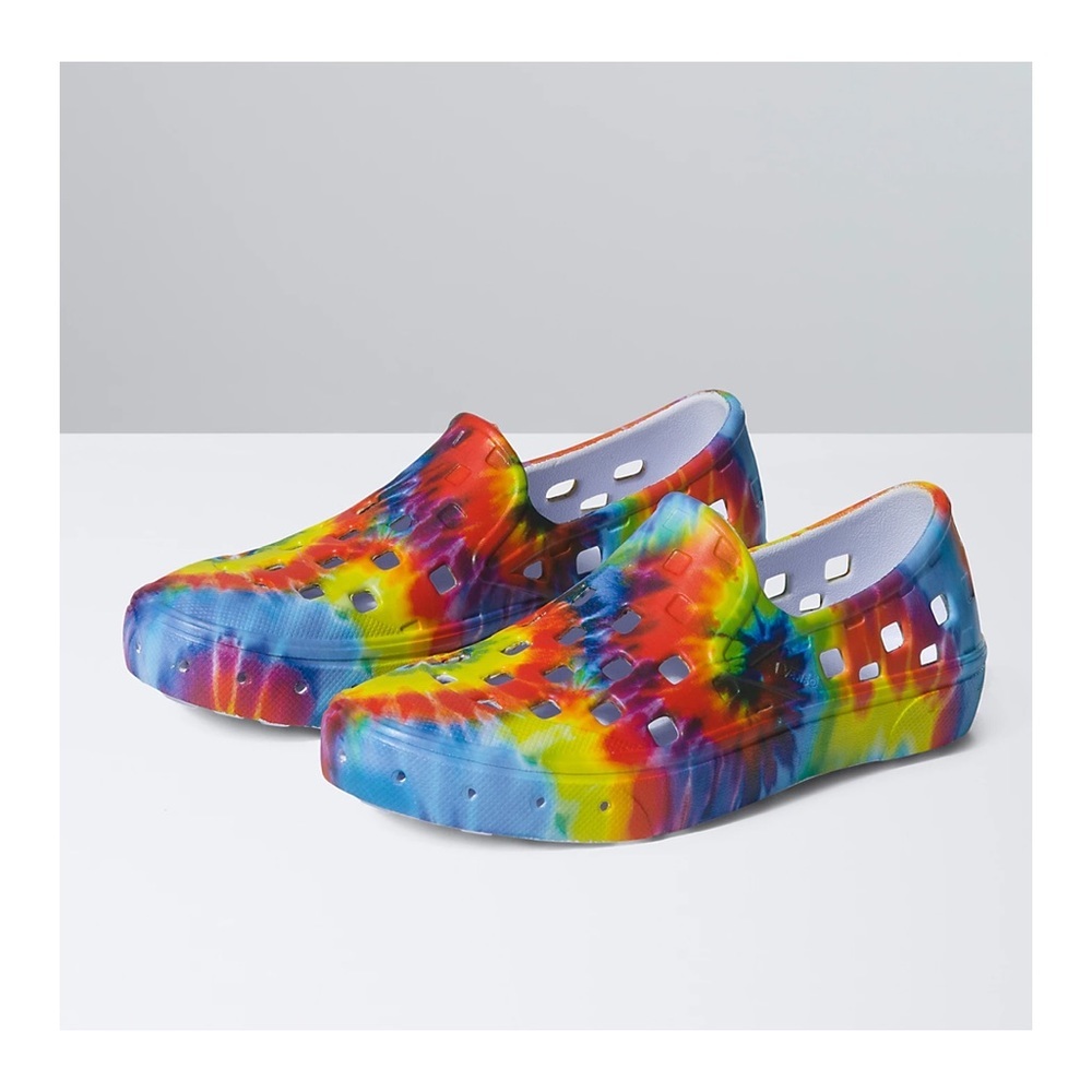 Vans Big Kids Unisex Trek Tie Dye Rainbow Slip On Sneakers Size 1,3 NWT